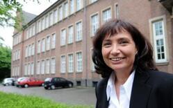 Die Direktorin Die Direktorin